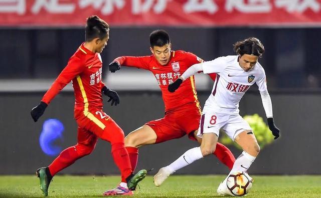 泰达主场不敌恒大，积分榜上遭遇连败