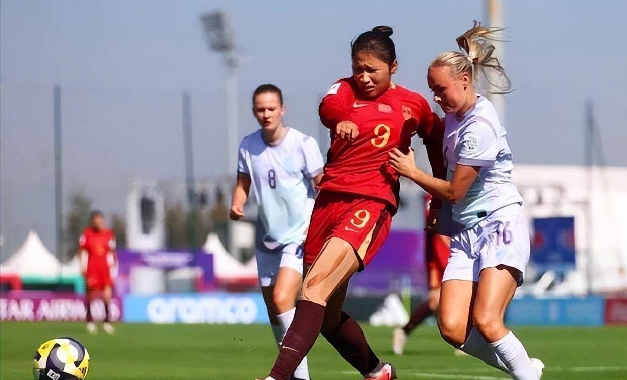 冠军争夺战：中国女足队与强敌激烈对决的简单介绍