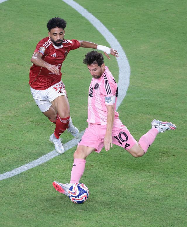 皇马主场-战平利物浦，梅西独造两球